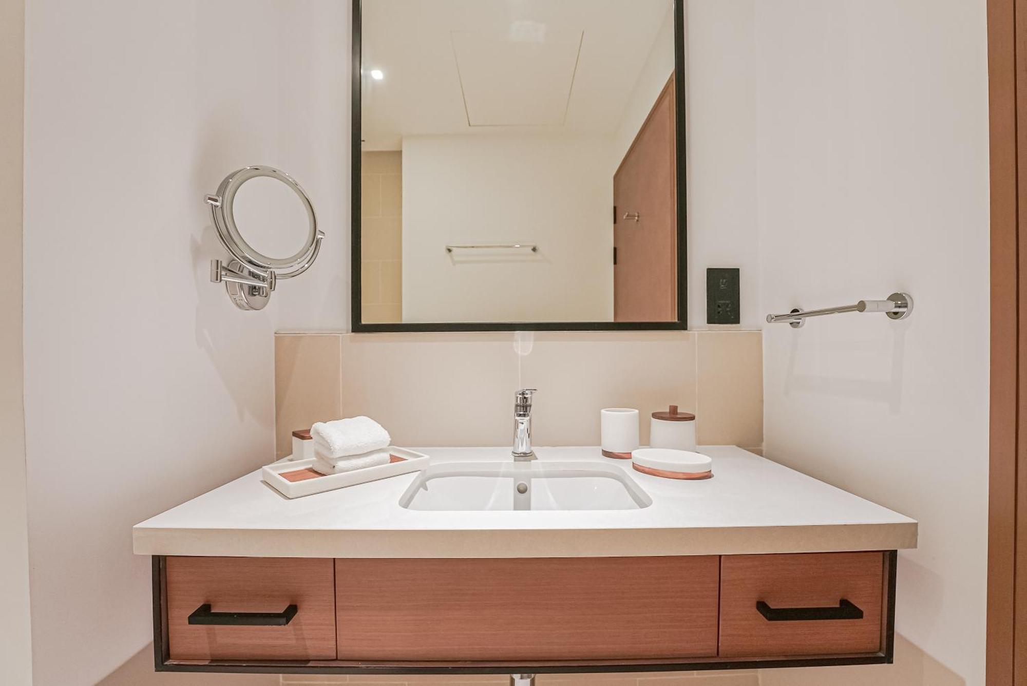 Modern 2Br High Floor Haven In Vida Dubai Marinaアパートメント エクステリア 写真